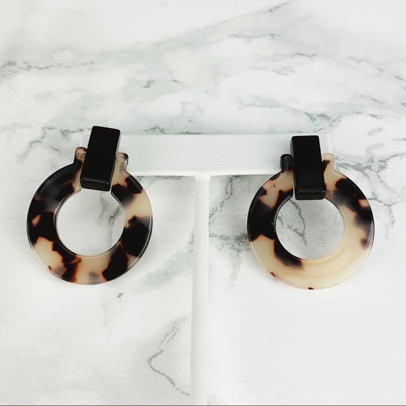 Light Tortoise Black Acrylic Hoop Circle Earrings - Picture 3 of 9